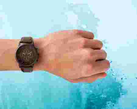 Este elegante smartwatch híbrido de Fossil arrasa en Amazon antes del Black Friday: cómpralo rebajadísimo a 121 euros
