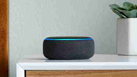 Alexa en tu mano por menos de 20 euros: el altavoz Echo Dot es un chollo antes del Black Friday
